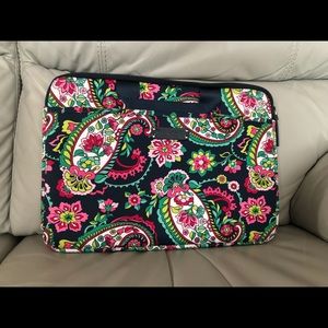 NWOT Vera Bradley Laptop case with handles.